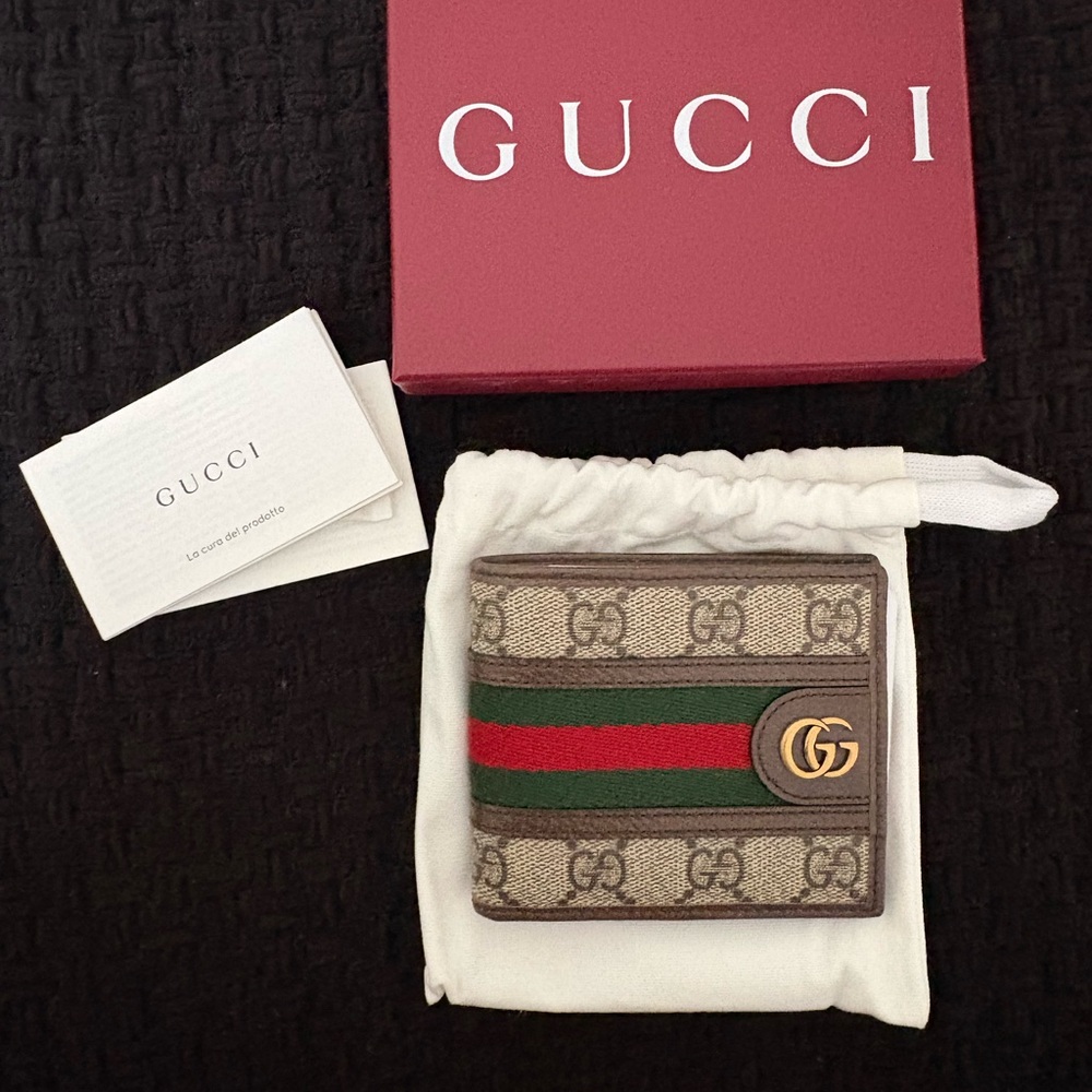 Gucci Beige and Red Stripe Card Holder